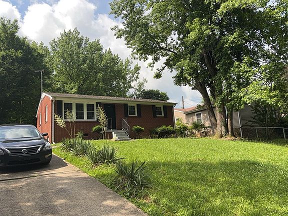 2nd image of 1424 Daniel St