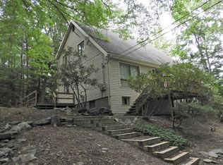 126 Cobble Creek Dr, Tannersville, PA 18372