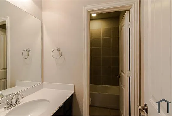 8722 Homestead Blvd — Photo 15