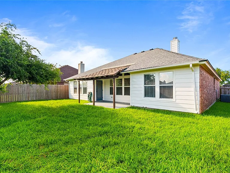 6013 Sutherland Dr — Photo 14