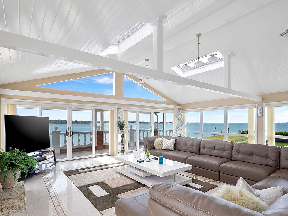 69 Little Pine Ln East Quogue NY Zillow