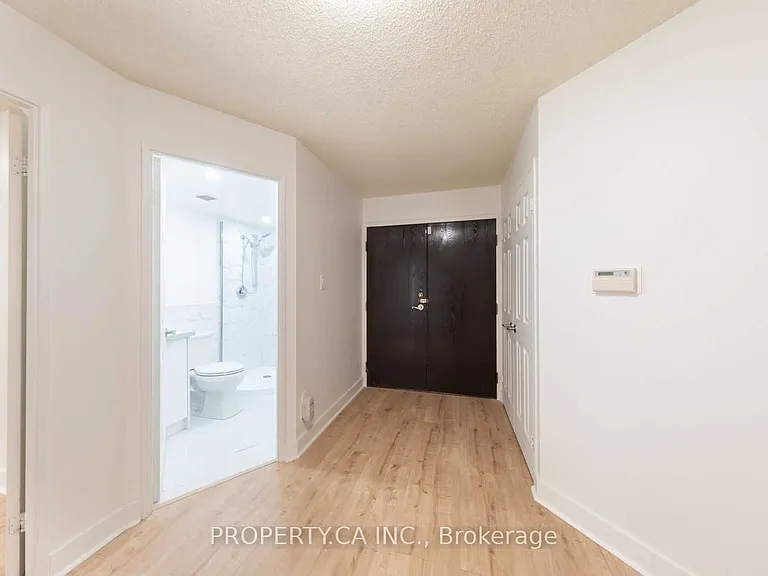 280 Simcoe St #705A — Photo 6