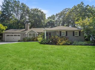 7 Tracy Dr, Huntington, NY
