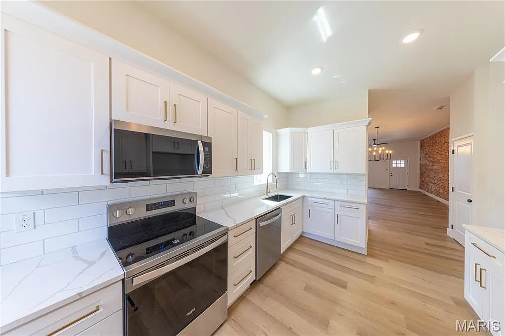 3 bed, 1.5 bath, 1536 sqft, $2,495 — Photo 3