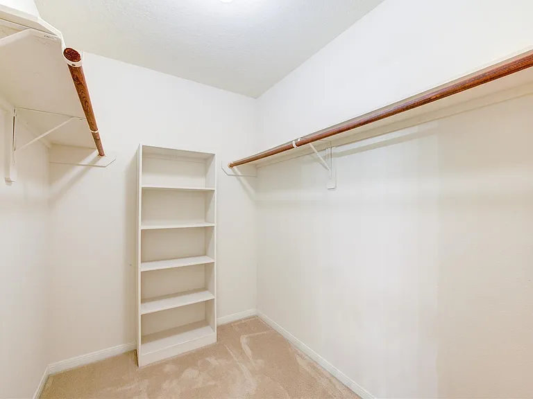 3639 Barkers Crossing Ave — Photo 25