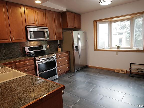 5th image of 2038 18th Ave