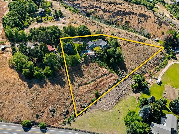 3rd image of 1010 Prospect Way