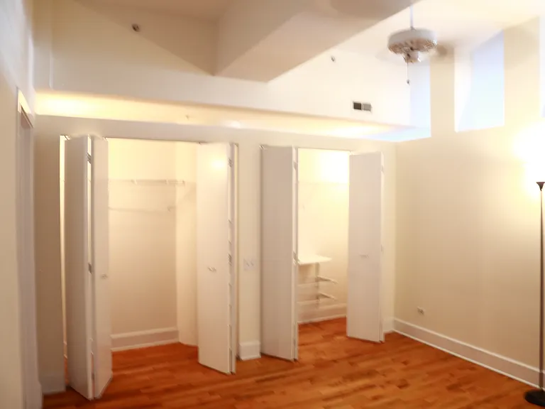 165 N Canal St #1005 — Photo 9