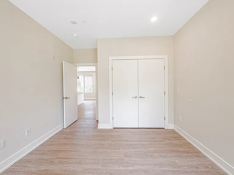2156 N Darien St #A8 — Photo 16
