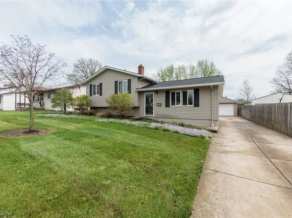 13515 Heatherwood Dr, Brookpark, OH 44142