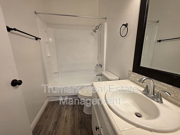 4th image of 14605 Burbank Blvd APT 107