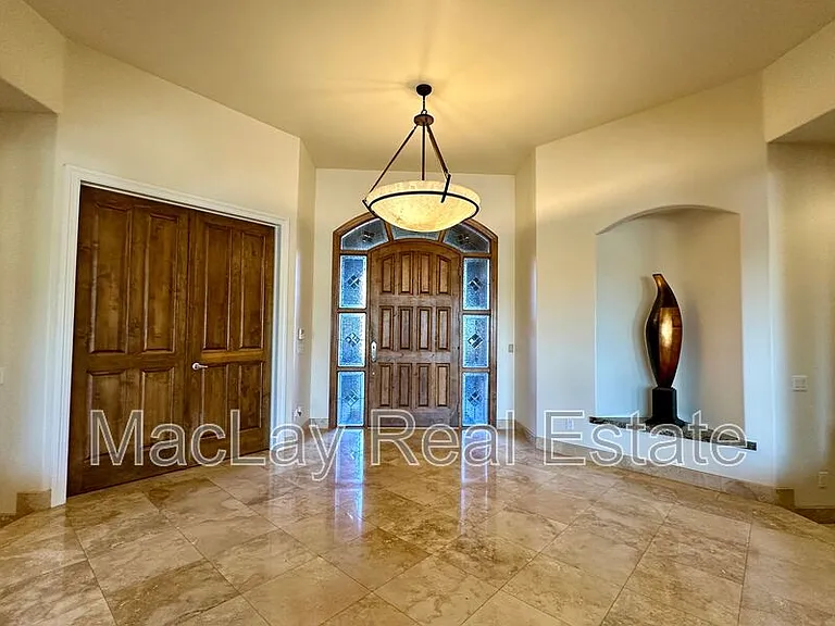 5711 W Linda Ln — Photo 14