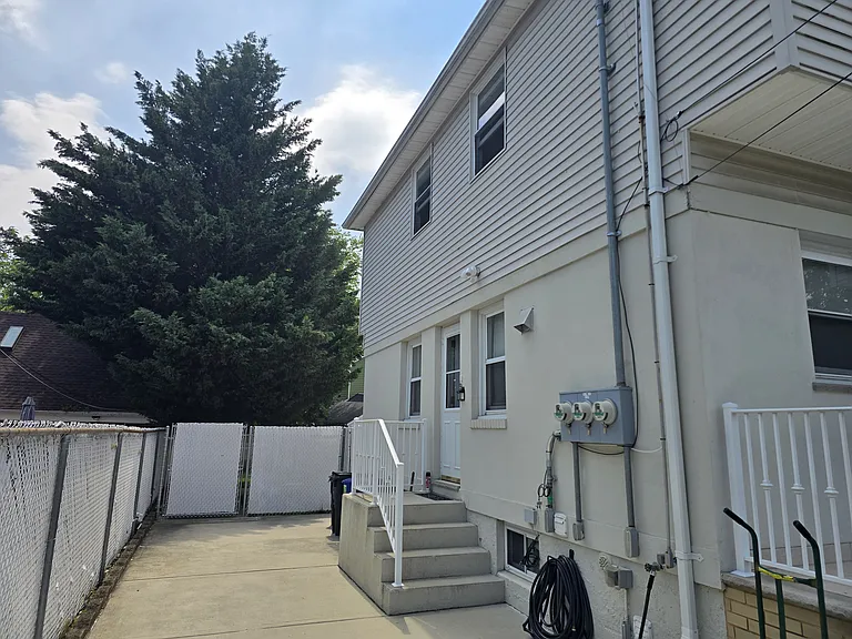 46 Adams Ave #2 — Photo 26
