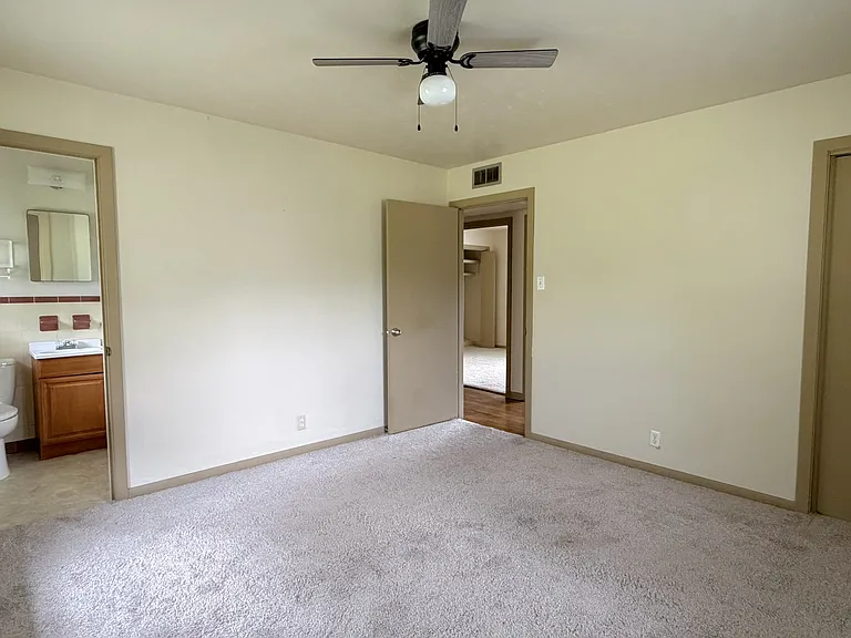 1805 Waterloo Ave — Photo 10