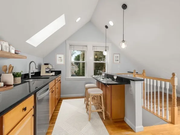 40 Murray Hill Rd #3, Roslindale, MA 02131