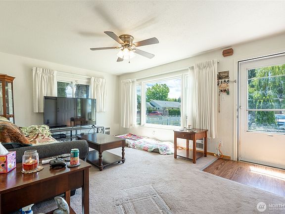 4th image of 456 E Street