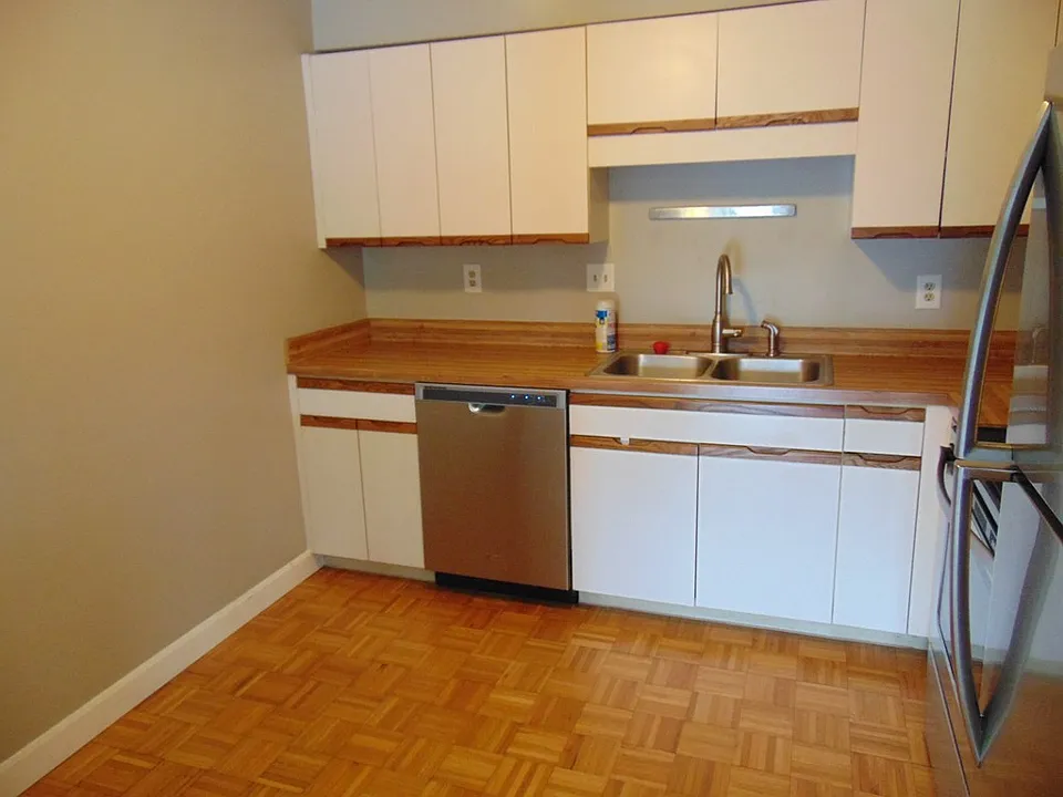 200 Cove Way #313