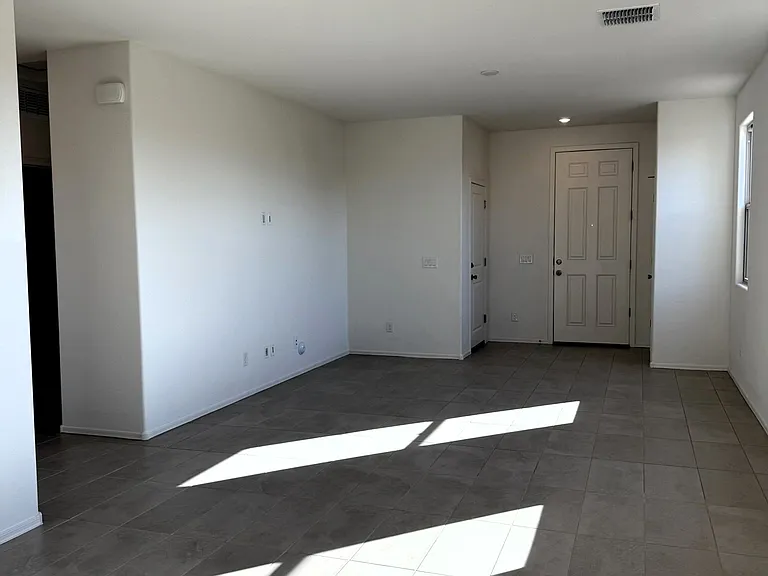 1638 W Pima Ct — Photo 11