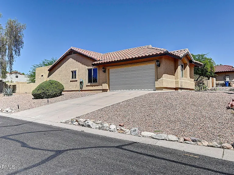14004 N Sussex Pl — Photo 2