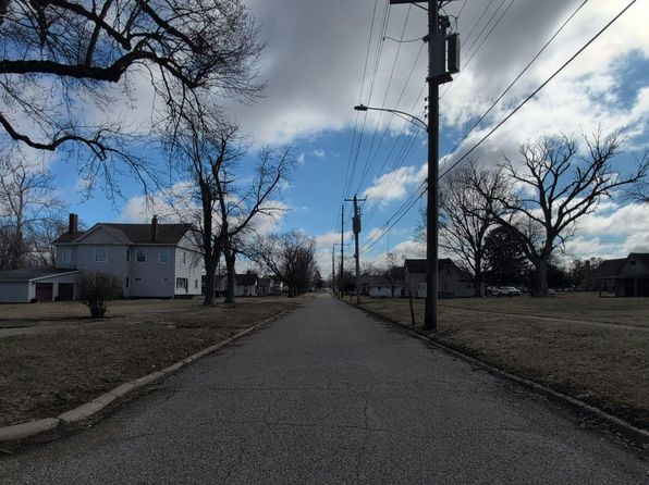 208 W North St, Ridge Farm, IL 61870