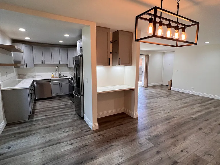 31568 Agoura Rd #6 — Photo 43