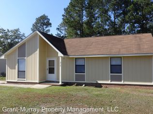 218 Duncan Rd, Spring Lake, NC 28390