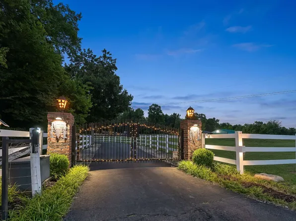 960 Stones River Rd, La Vergne, TN 37086