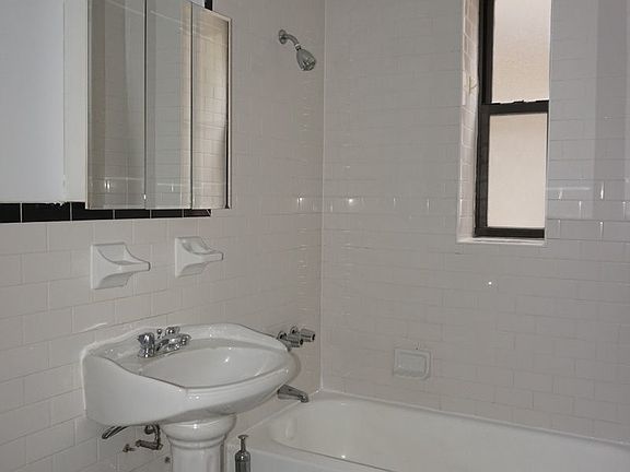 4th image of 699 Ocean Ave #Af