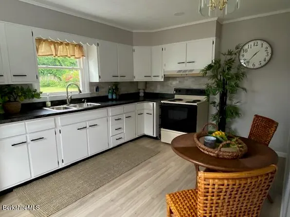 48 Plastics Ave, Pittsfield, MA 01201
