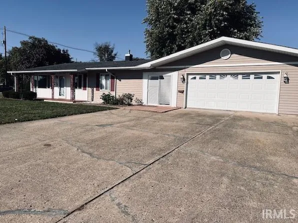 252 S Crescent Dr, Frankfort, IN 46041