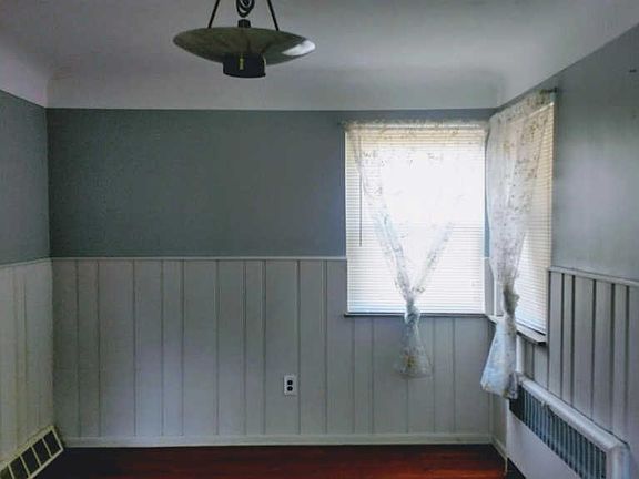 3rd image of 4003 Saint Martins Pl