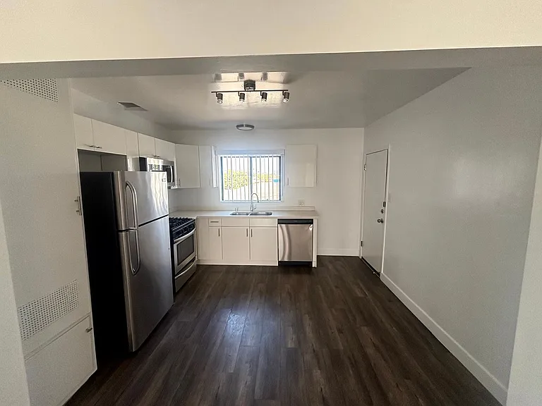 5623-5633 W Venice Blvd — Photo 43