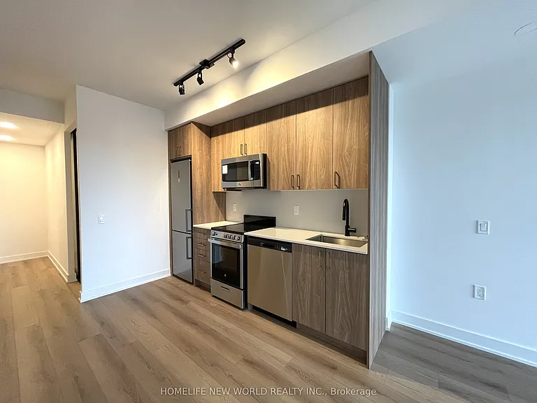 758 Dovercourt Rd #401 — Photo 4