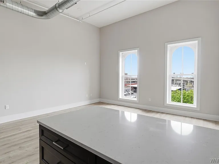 136 Seneca St — Photo 17