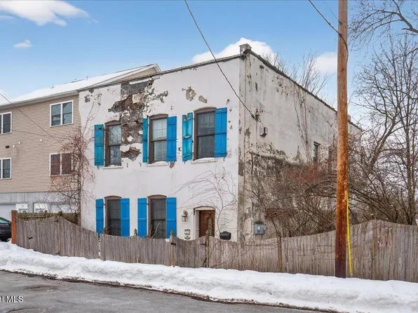 32 Front Street, Waterford, NY 12188