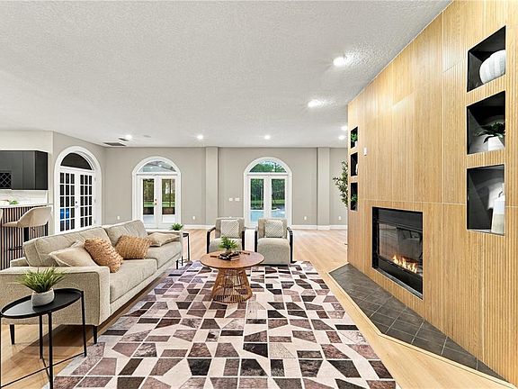 4th image of 1055 EDMISTON PLACE