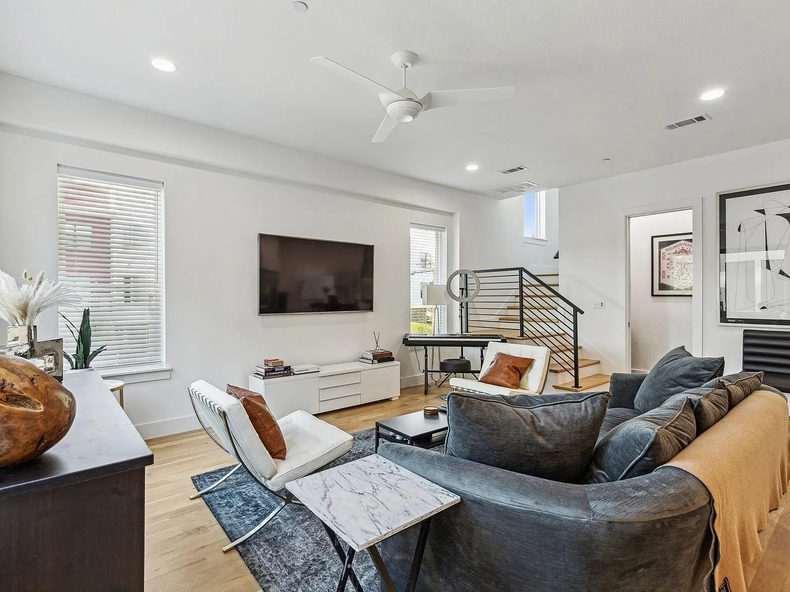 2 bed, 1763 sqft, $3,250 — Photo 4
