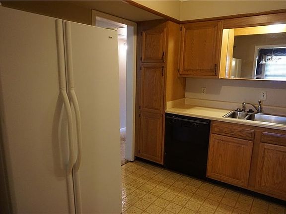 3rd image of 2724 Whitney Pl APT 333