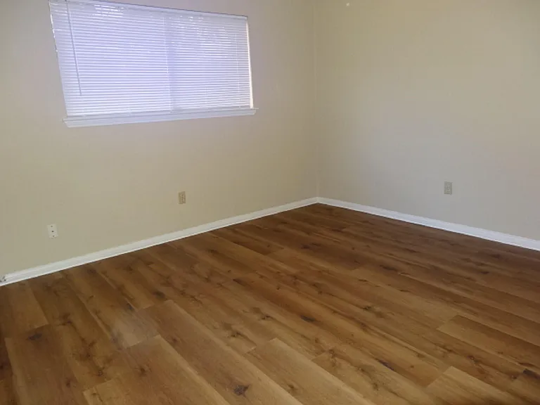 5522 Deep Forest Dr — Photo 24