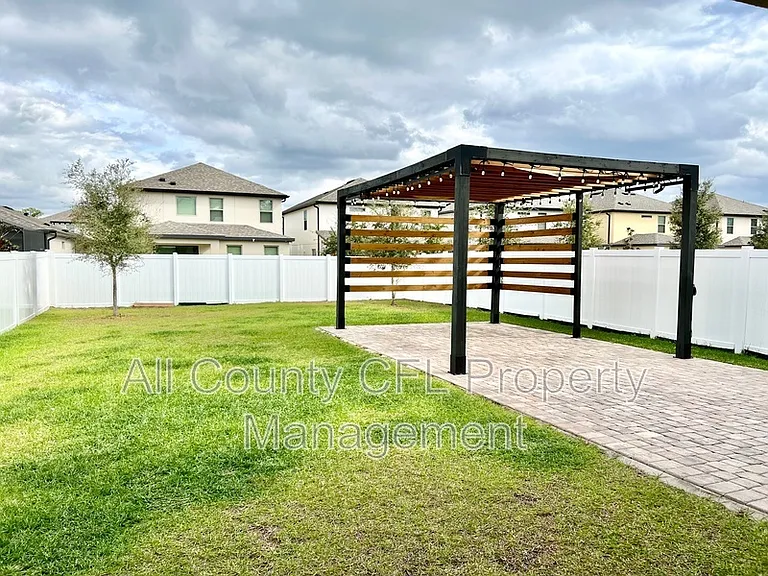 9359 Juniper Moss Cir — Photo 32