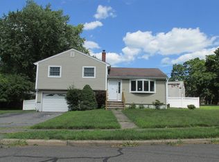 39 Asmus Rd, Closter, NJ 07624