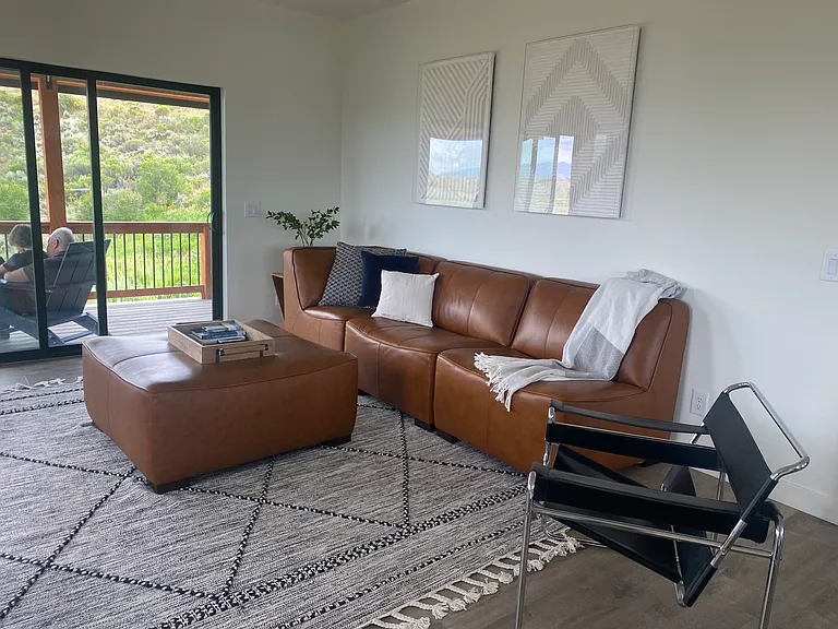 18 Pine Dr — Photo 1