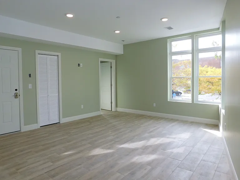 10 Roxbury St #2L — Photo 11