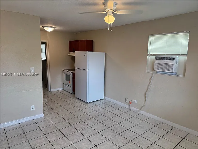 2352 NW 13th Ct — Photo 7
