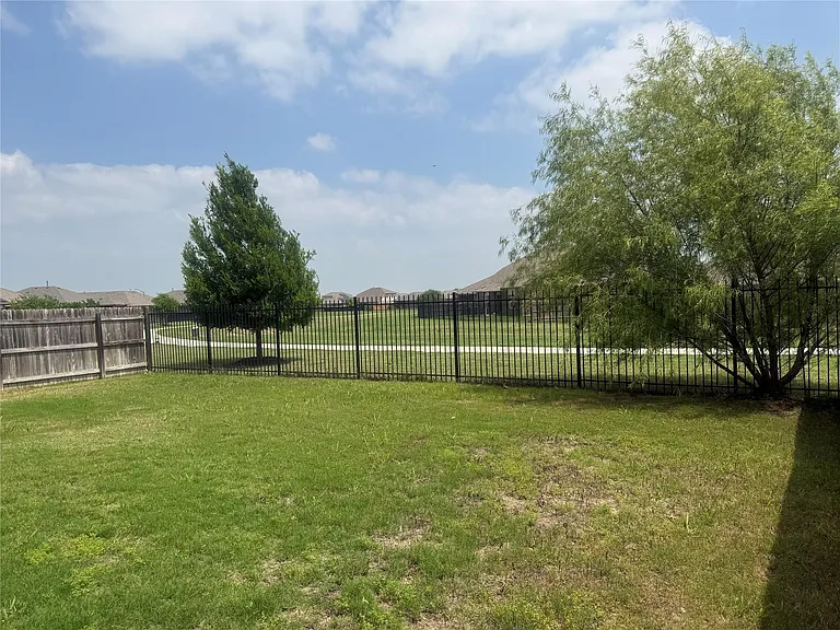 409 Otto Ave — Photo 30