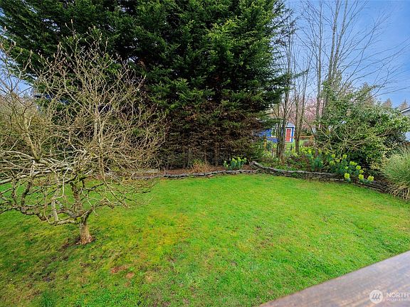 3rd image of 2327 W Mukilteo Boulevard