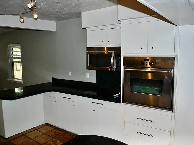 111 S Lawsona Blvd — Photo 4