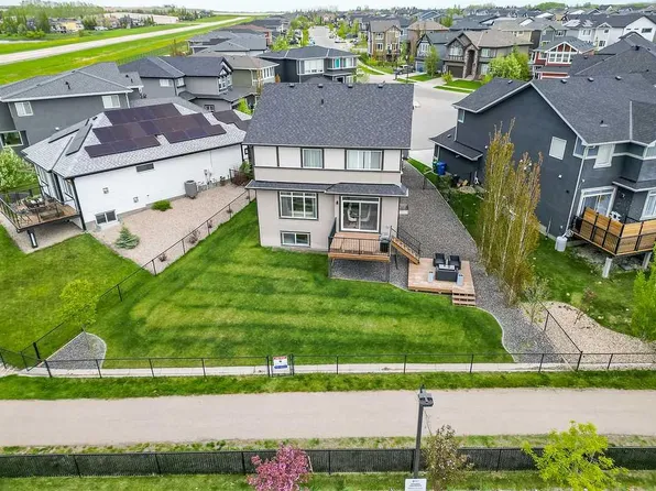 12 N Ranchers Bay, Okotoks, AB T1S 0P2
