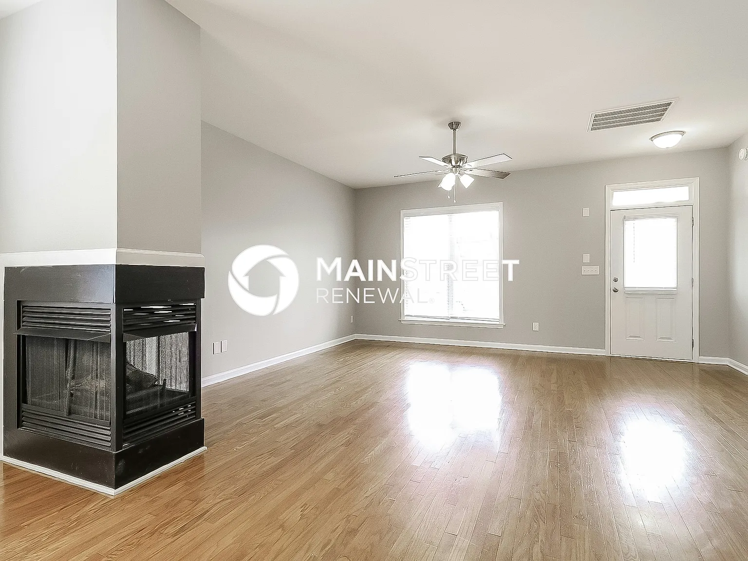 301 Houston Ln — Photo 3