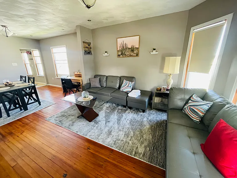 1136 Hilton Ave #2 — Photo 5